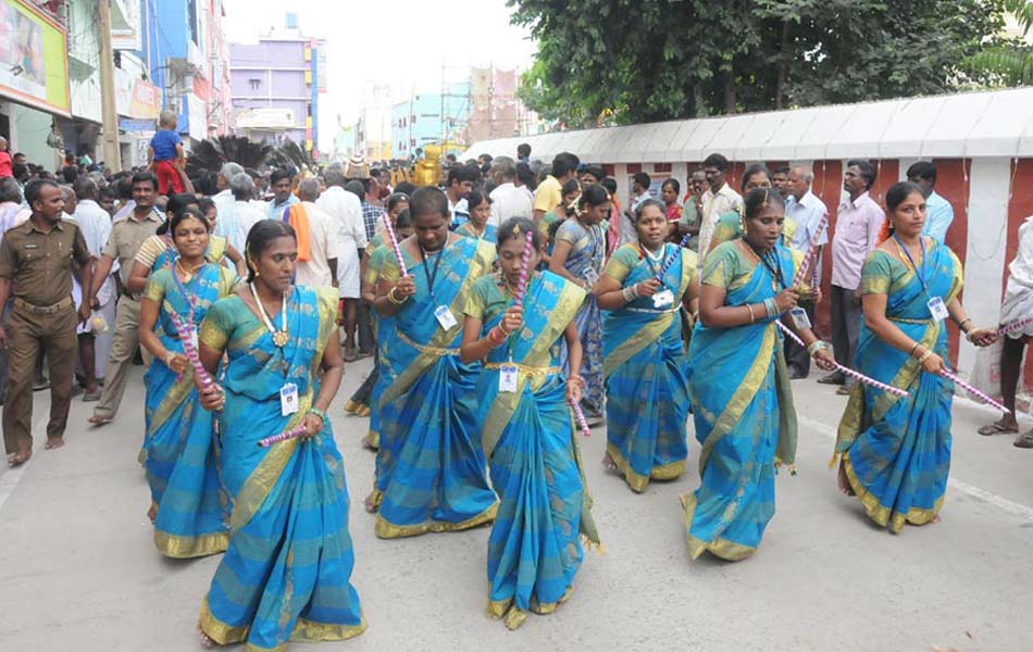 grandly celebrate lord vinayaka car festival3