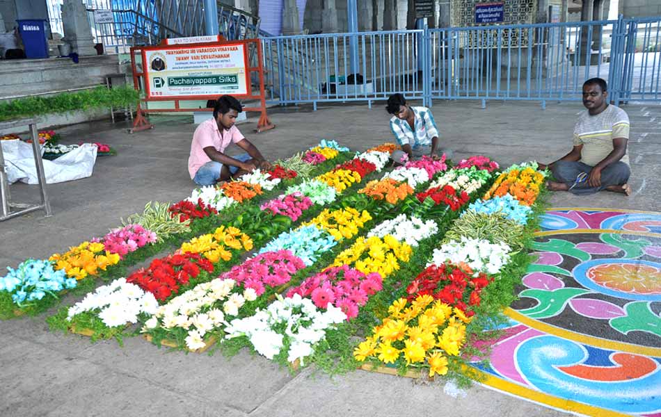 attract flower decoration5