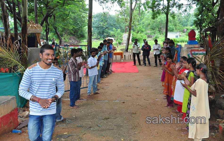 Ram Laxman Donated One Lakh For Sphoorthi Jyothi Foundation3