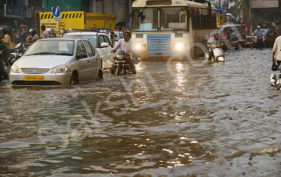 Heavy rains in hyderabad - Sakshi2