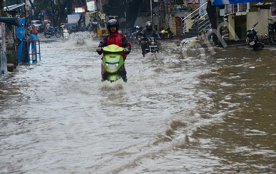 Heavy rains in hyderabad - Sakshi10