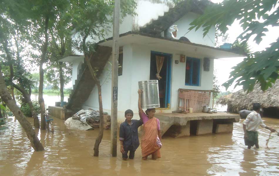 FLOOD IN EAST GODAVARI - Sakshi13