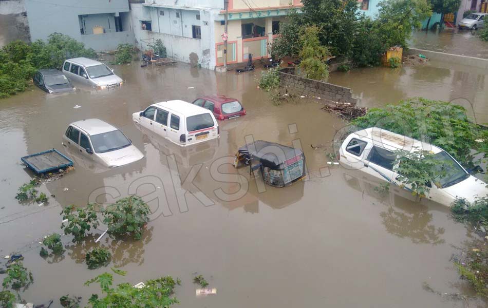 huge rains in Hyderabd - Sakshi9