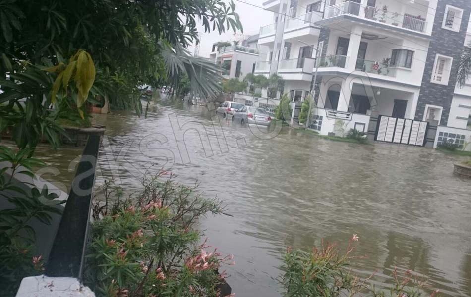 huge rains in Hyderabd - Sakshi10