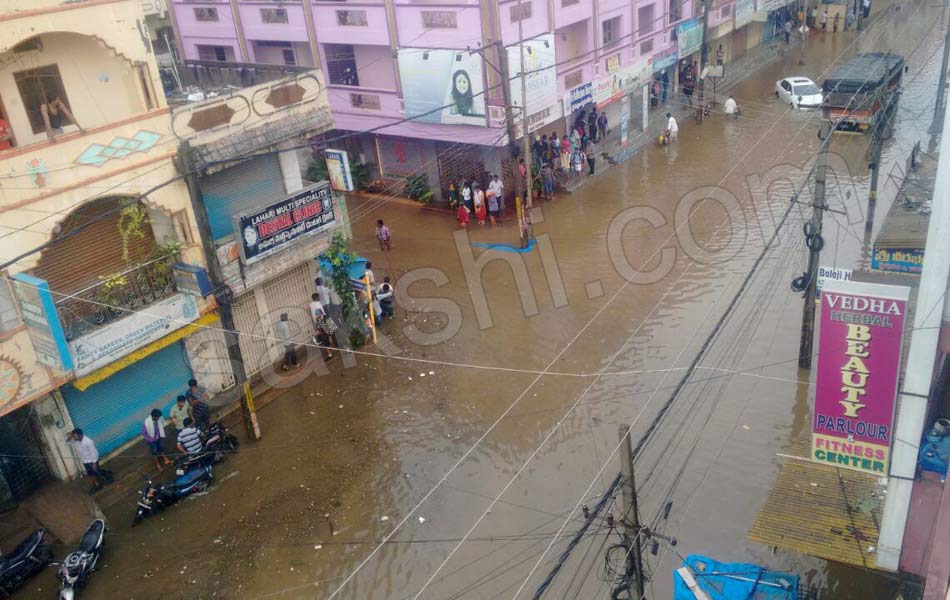 huge rains in Hyderabd - Sakshi12