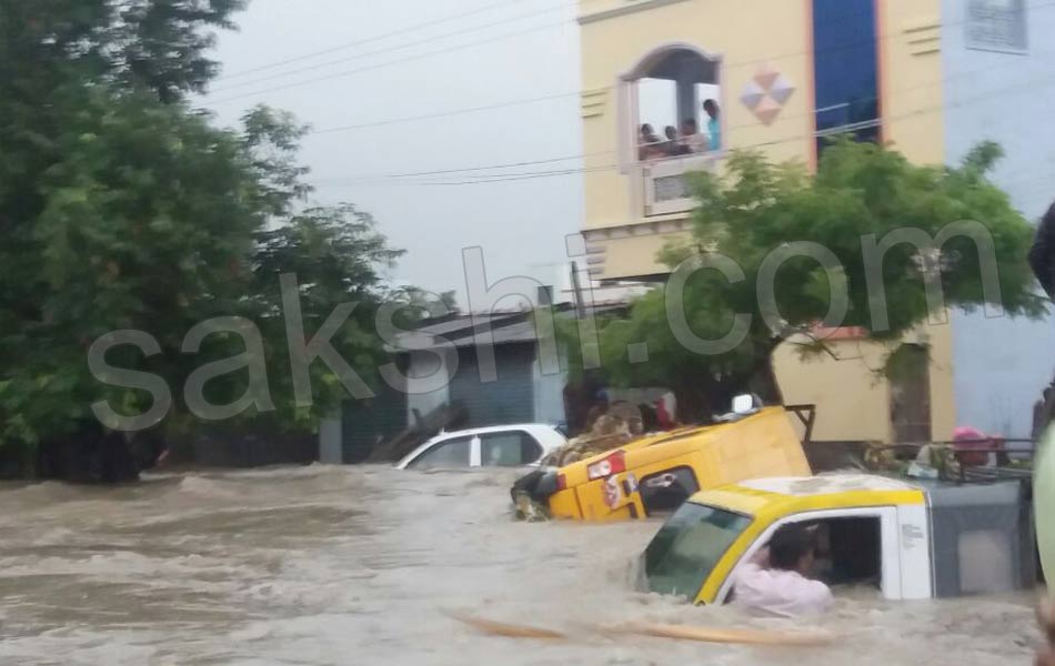 Huge rains in Guntur district - Sakshi10