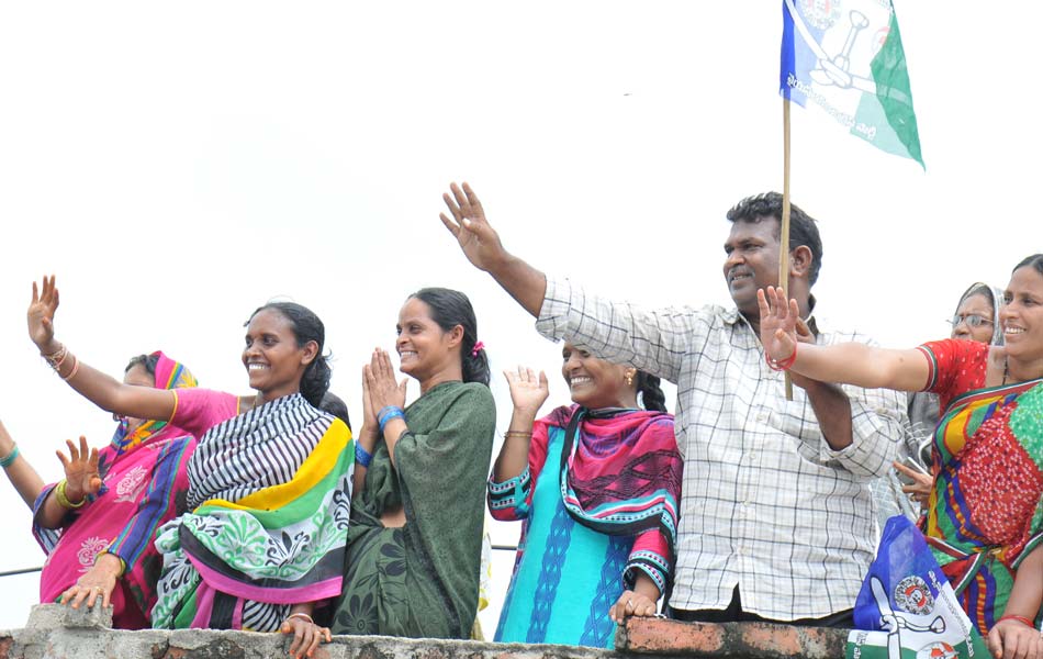 YS Jagan tour - Sakshi15