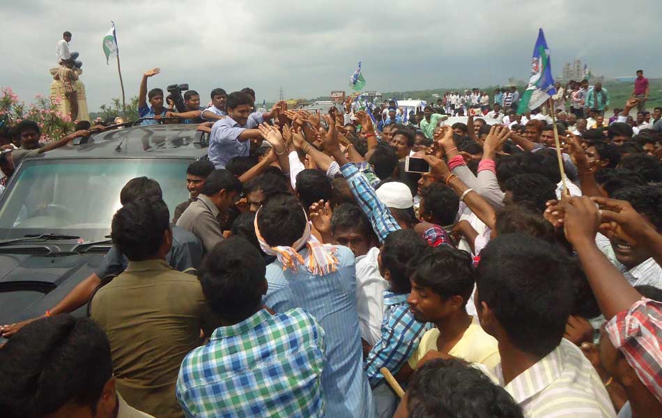 YS Jagan tour - Sakshi4