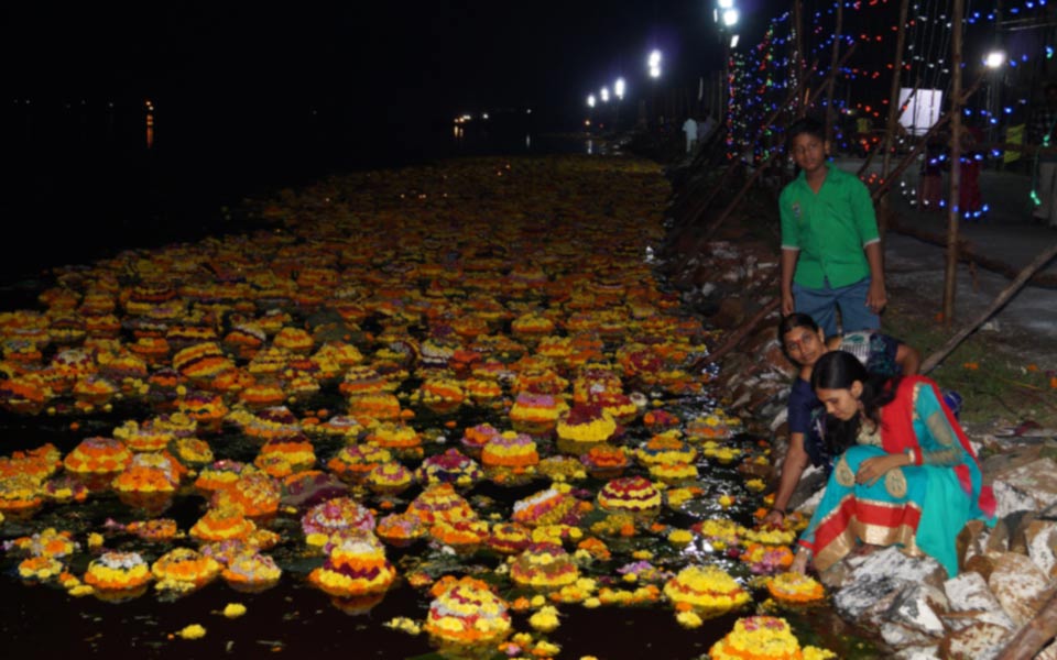 bathukamma festival in nalgonda - Sakshi2