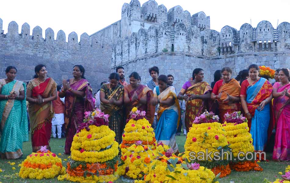 Bathukamma celebrations in Golconda1