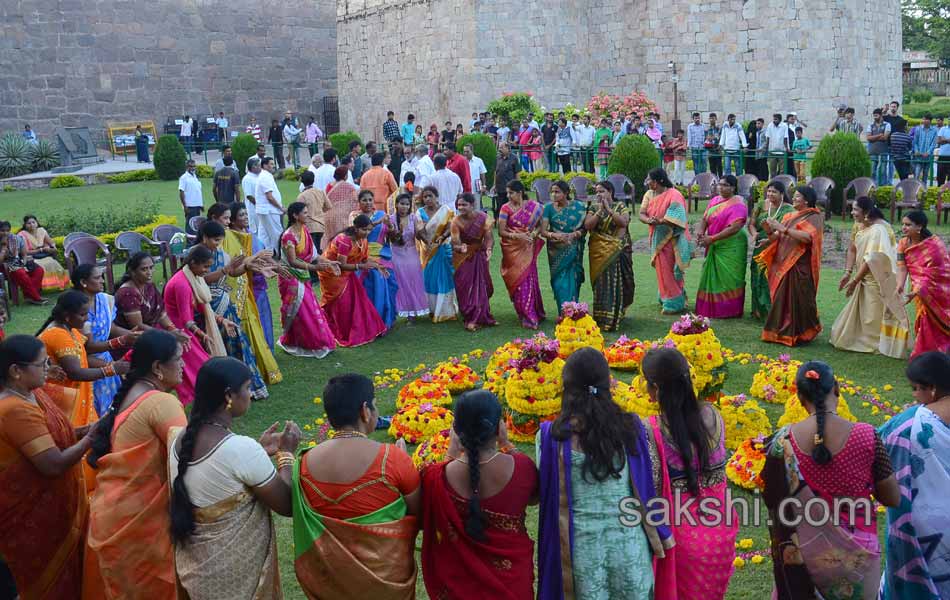 Bathukamma celebrations in Golconda8