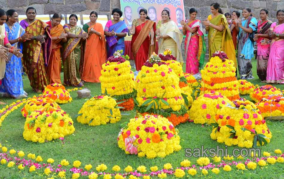 Bathukamma celebrations in Golconda14