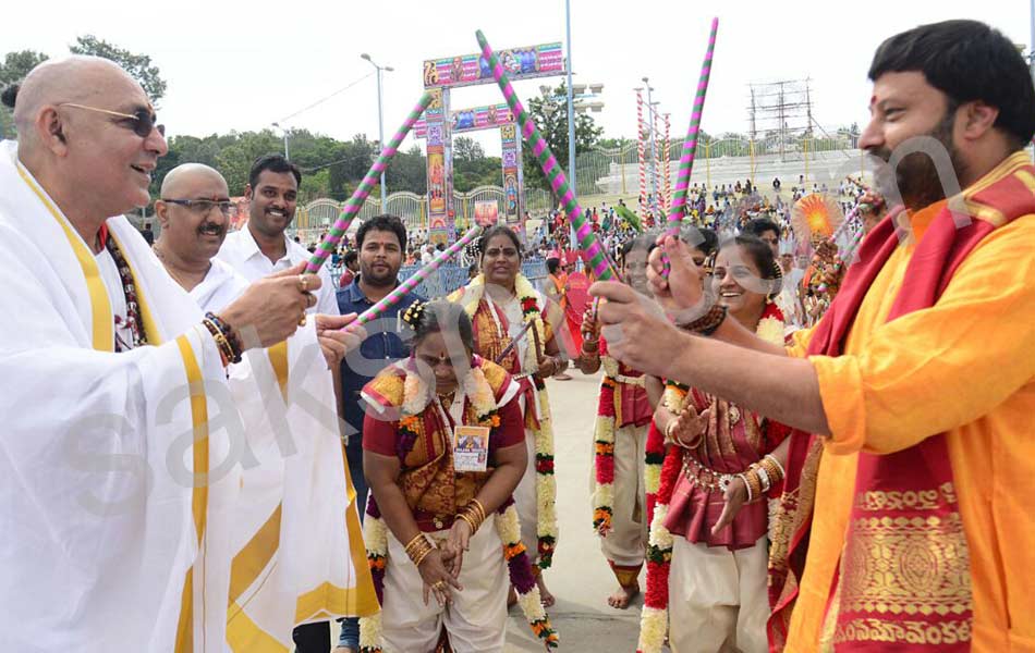 Srivari salakatla brahmotsavams on 7th day4