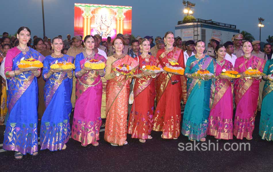 bathukamma festival in Hussain Sagar4