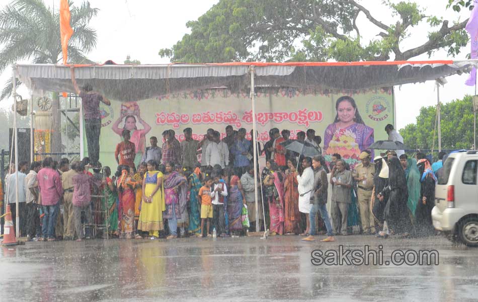 bathukamma festival in Hussain Sagar25