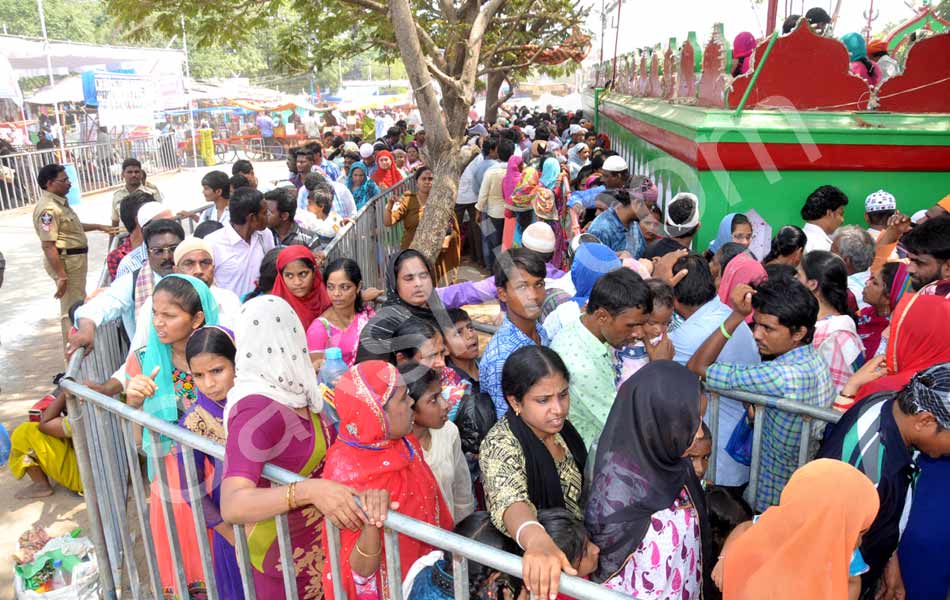 huge crowds to rottela panduga festival10