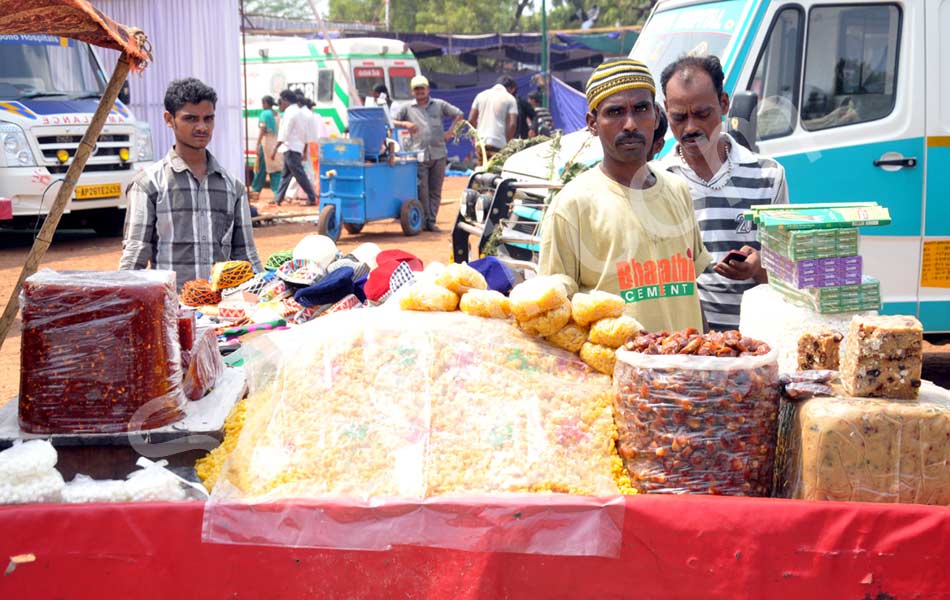 huge crowds to rottela panduga festival17