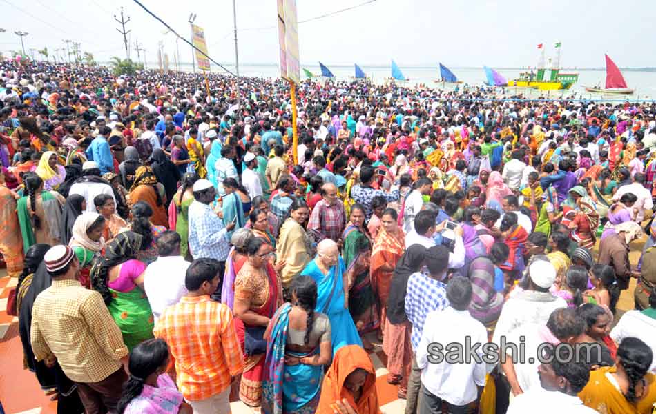 ys jagan mohan reddy participated in rottela panduga - Sakshi10