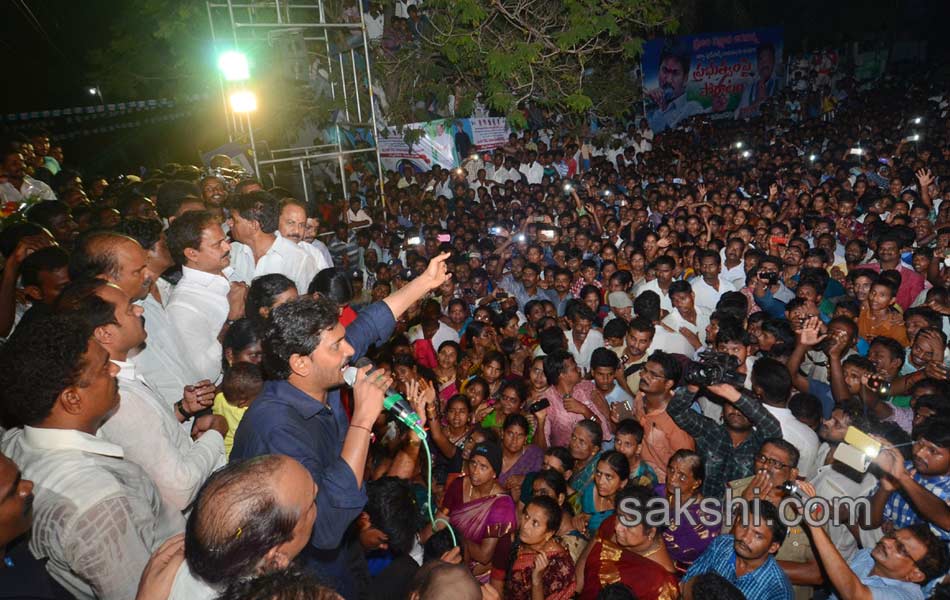 YS Jagan tour in Thunduru - Sakshi15