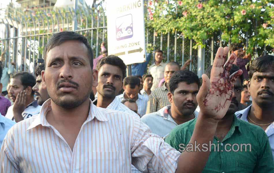 Home guards stage dharna to press for job regularisation13