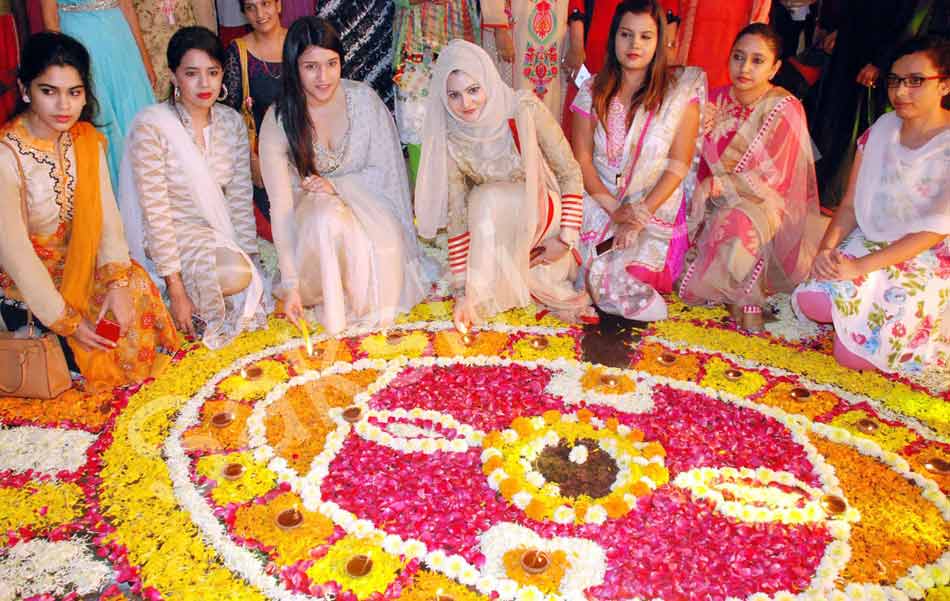 Diwali Celebrations in Minority College Heroine mannara chopra3