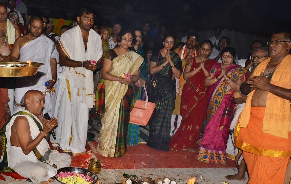 million dipotsavam in srisailam - Sakshi1