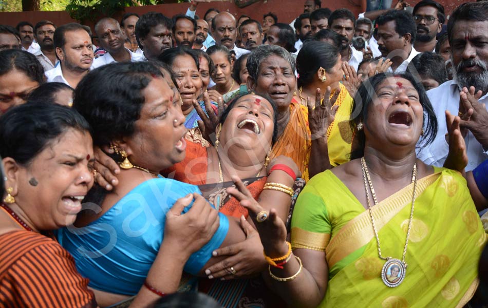 Jayalalithas critical health3