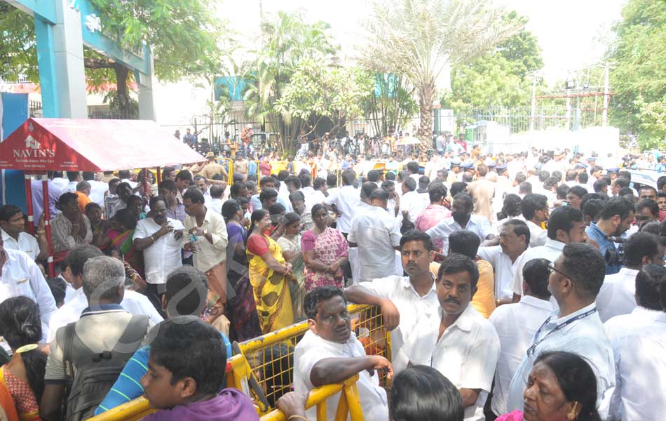 Jayalalithas critical health28