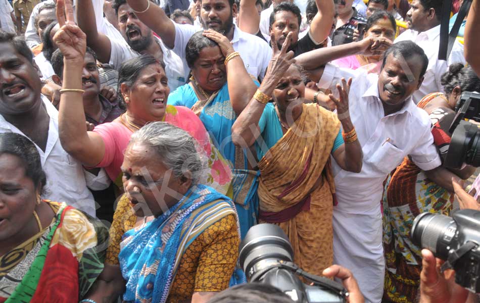Jayalalithas critical health29