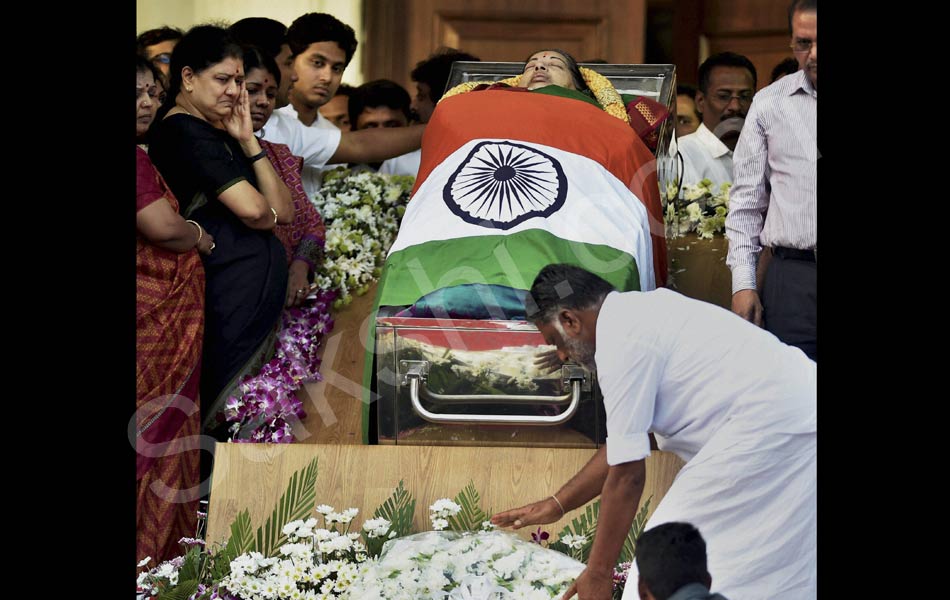 Jayalalithaa passes away - Sakshi12