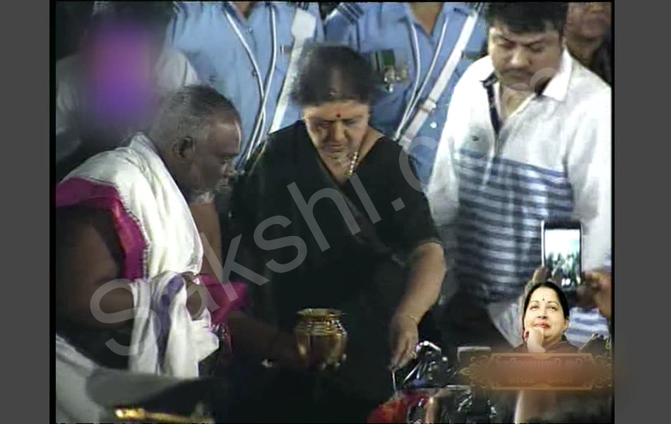 Jayalalithaa laid to rest7