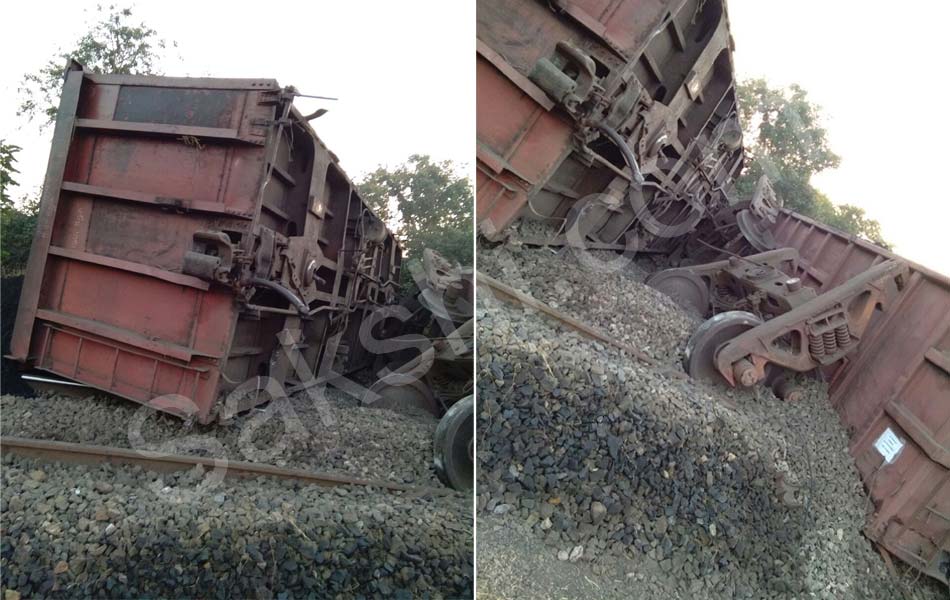 Goods Train derails at Wihirgaon station8