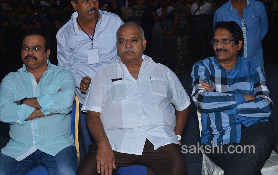 Chiranjeevis Khaidi No 150 pre release celebration3