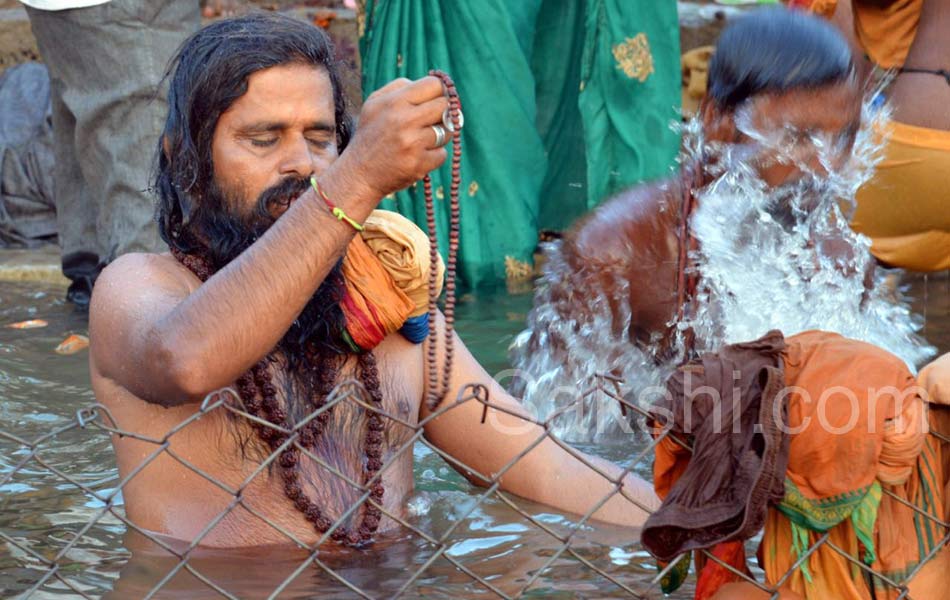 srisailam in mahashivratri - Sakshi15