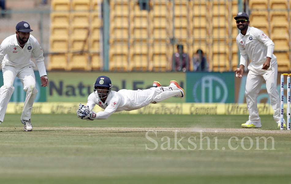 india beats australia by 75 runs in second test5