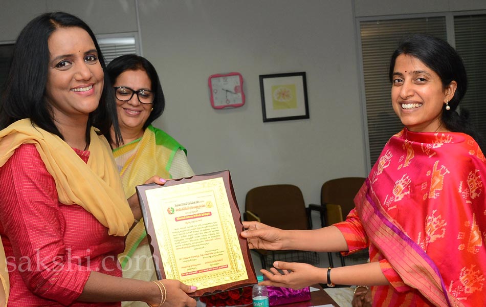 womens day celebration in sakshi journalism school - Sakshi1