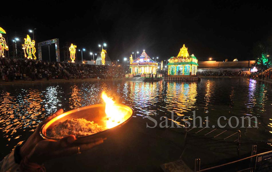 tirumala teppotsavam12