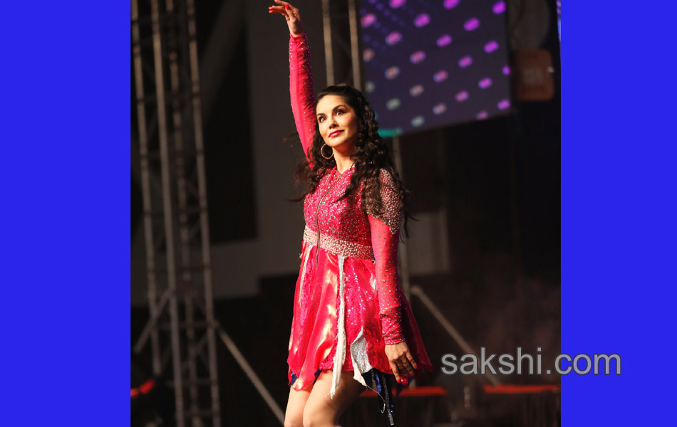 sunny leone dance in Rogue Movie Audio Release Functio - Sakshi4