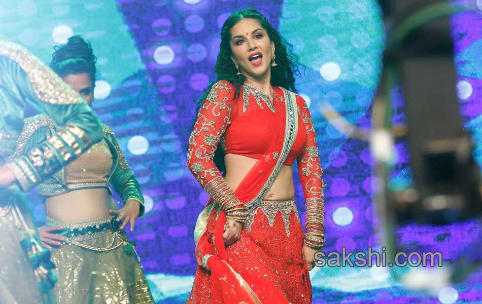 sunny leone dance in Rogue Movie Audio Release Functio - Sakshi9