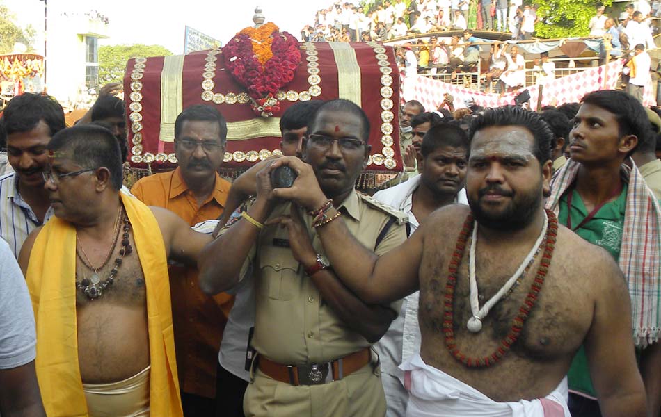 glorious mallanna rathotsavam - Sakshi10