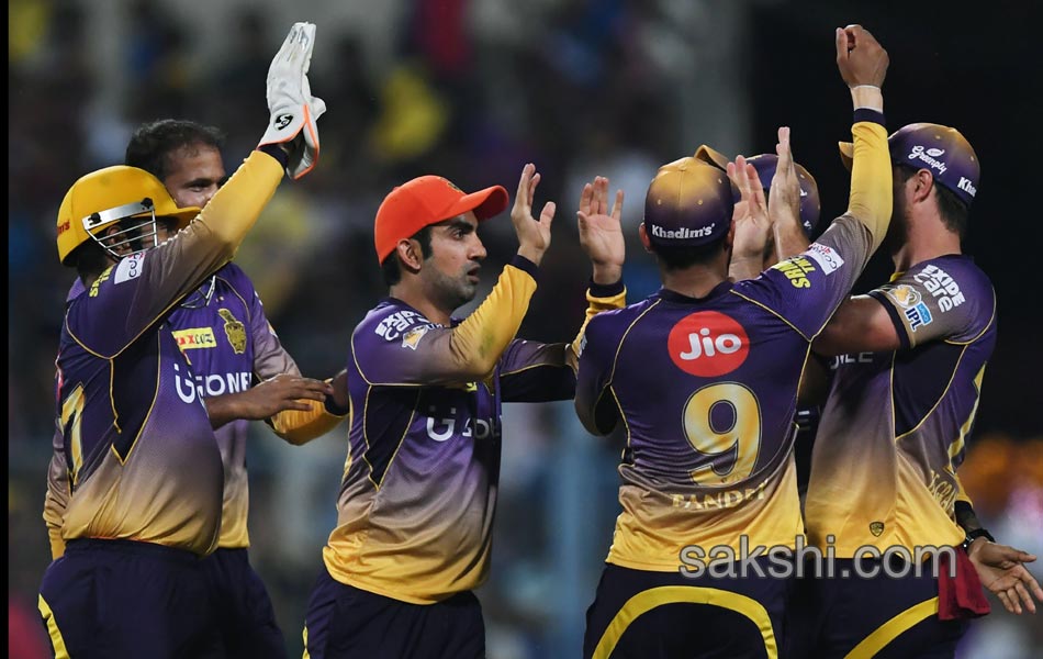 kkr beats Sunrisers Hyderabad by 17 runs1