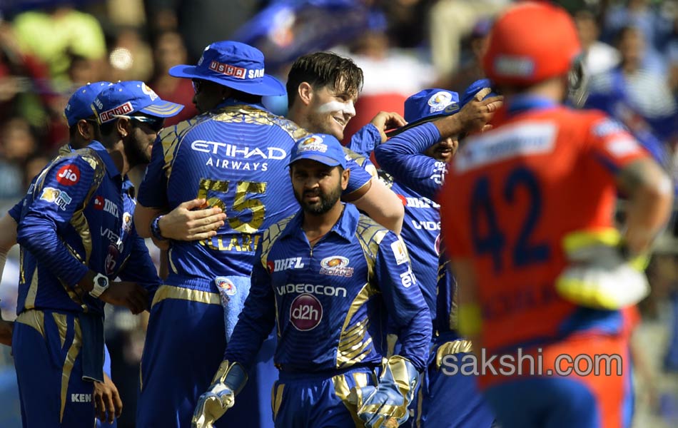 mumbai indians beats gujarat lions by 6 wickets - Sakshi19