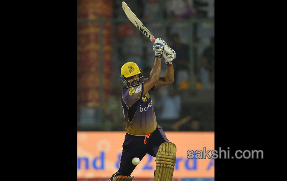 Kolkata Knight Riders beat Delhi Daredevils by 4 wickets17