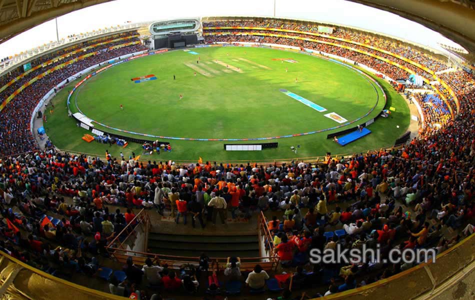 Gujarat Lions vs Kings XI Punjab - Sakshi12