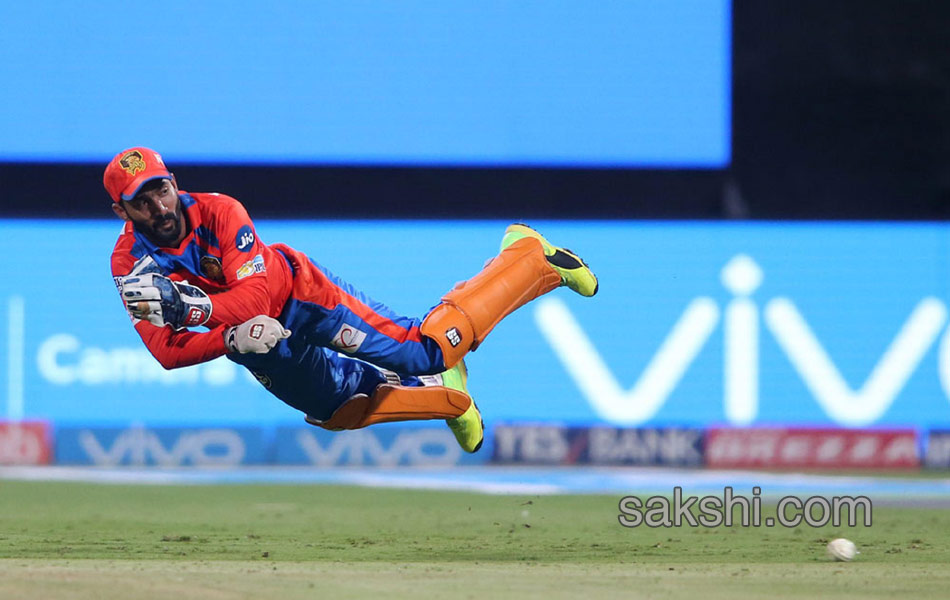 Gujarat Lions win Royal Challengers Bangalore - Sakshi16