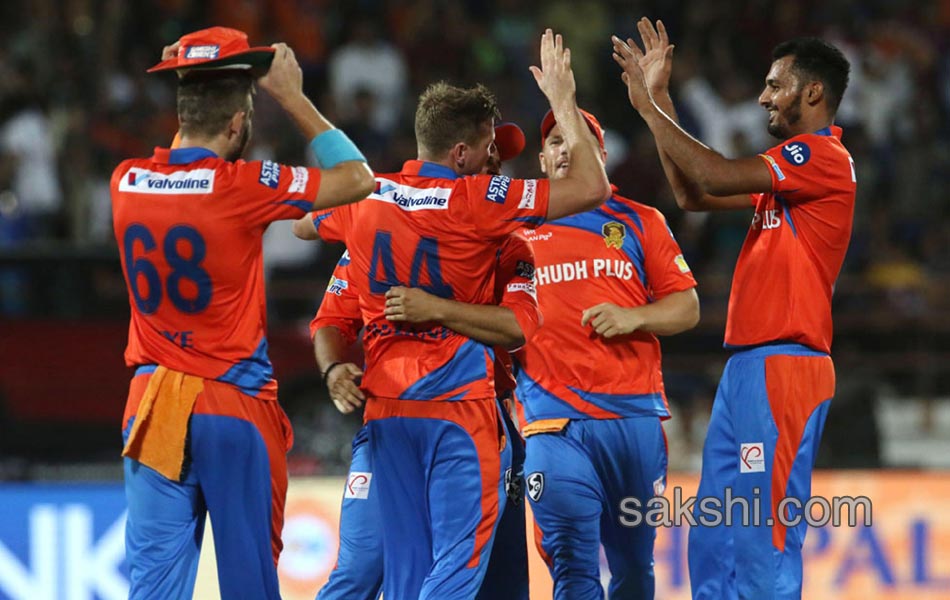 mumbai beat gujarat in super over thriller - Sakshi24