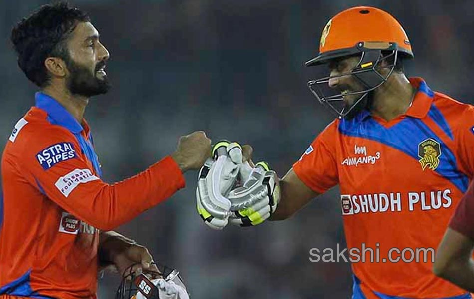 gujarat lions won by 6 wickets on kings xi punjab - Sakshi1