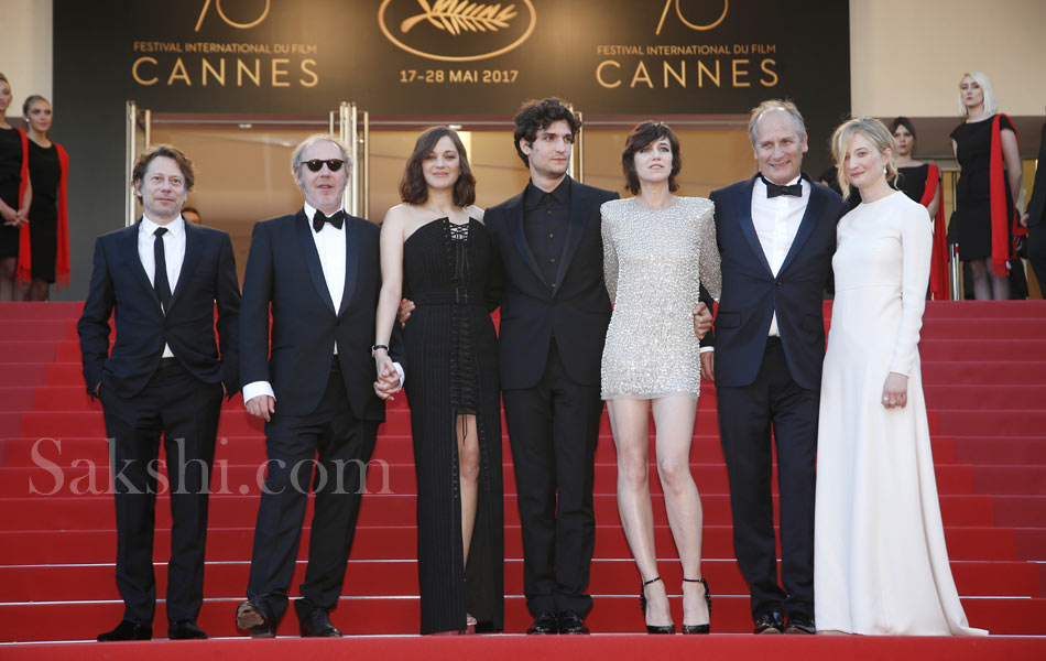 Cannes 2017 Opening Ceremony Red Carpet9