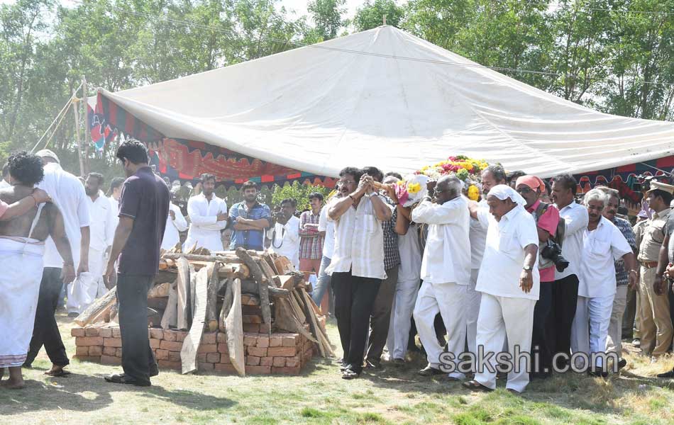 dasari narayanarao funeral with full state honours11