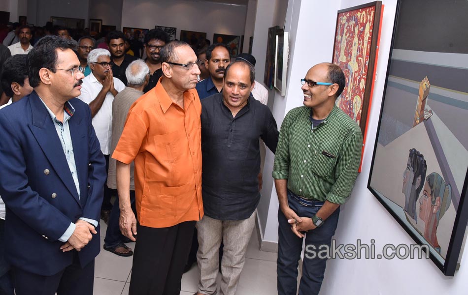 Governor gets two paintings as gift at art exhibition9